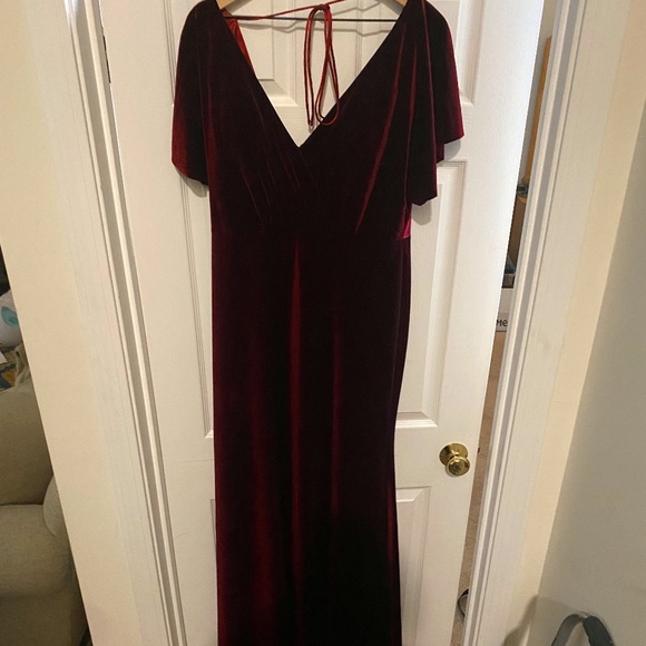 Ellis by Jenny Yoo - Picture 1 of 3